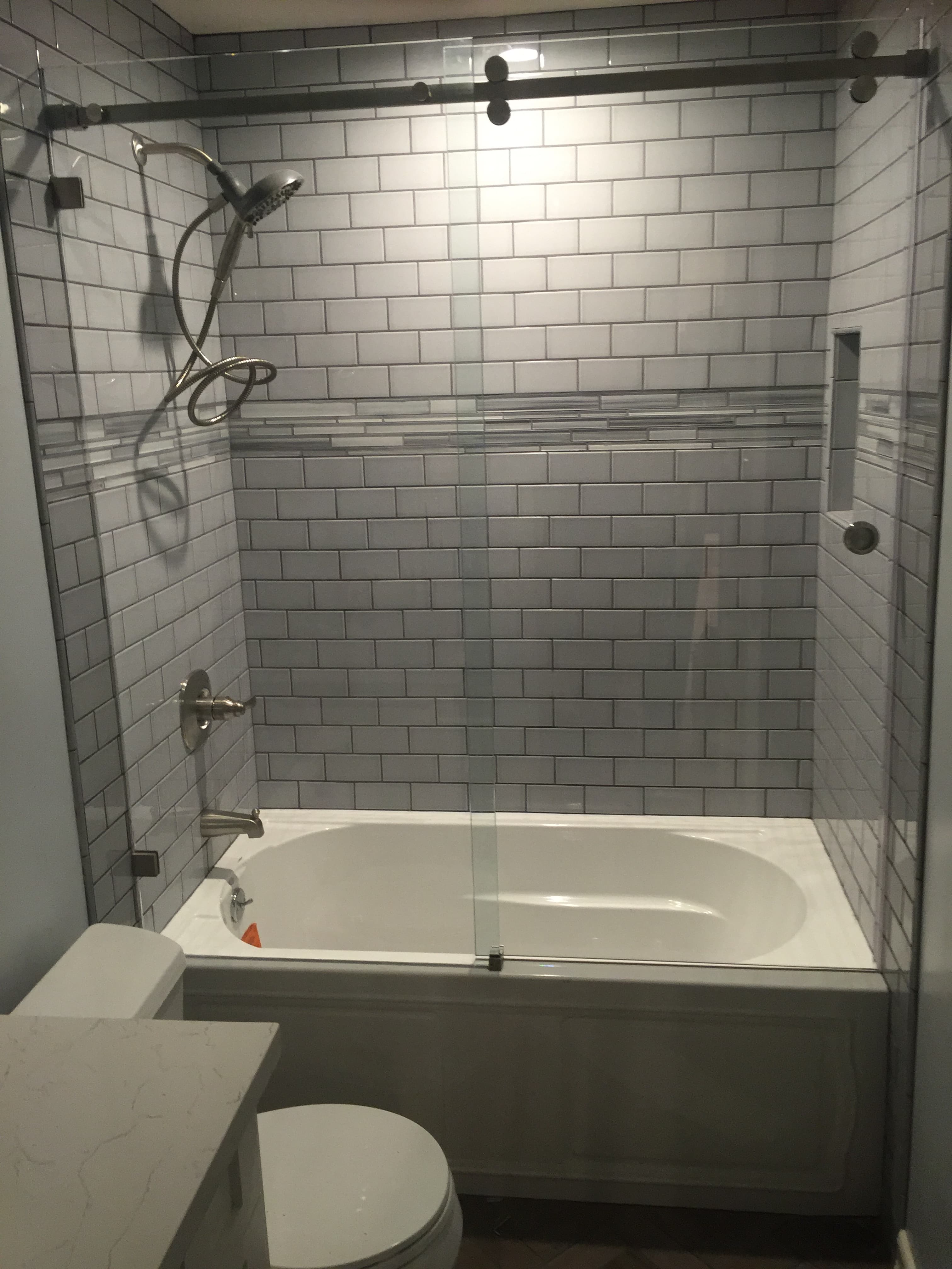 Frameless glass shower